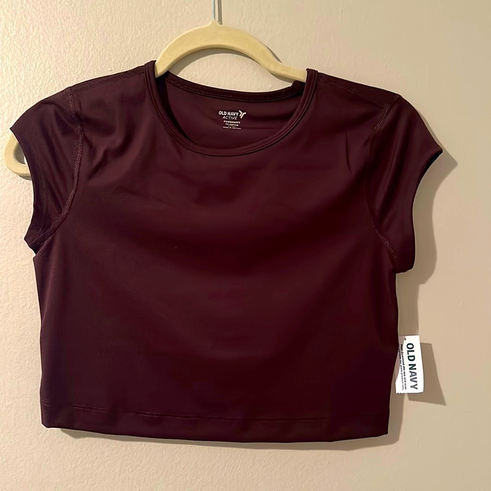 BNWT Old Navy Active Powersoft crop top XS
